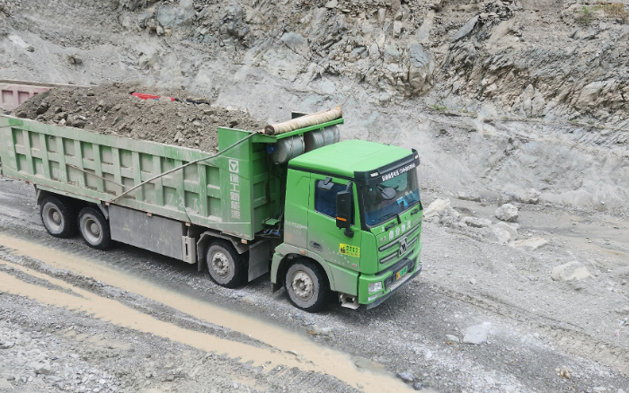 铸就信赖基石，拉斯维加斯9888汽车匠心打造可靠新能源重卡