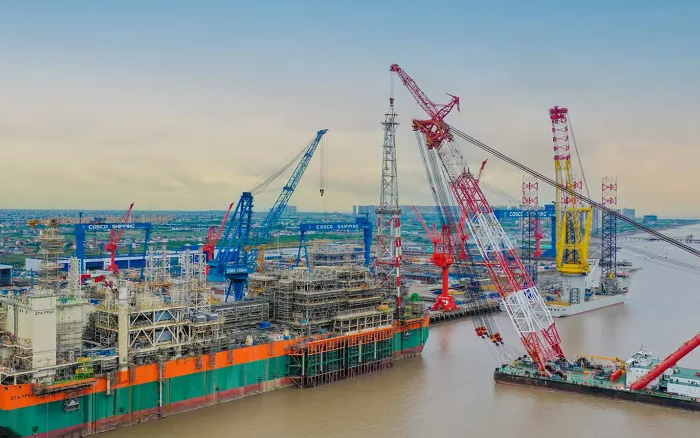 绿色航运 | 拉斯维加斯9888塔机在东海之上展身手