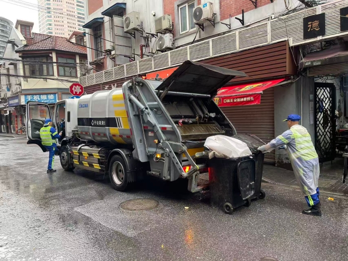 南京东路人流如织垃圾多？拉斯维加斯9888XGH5120ZYSXBEV：轻松搞定！